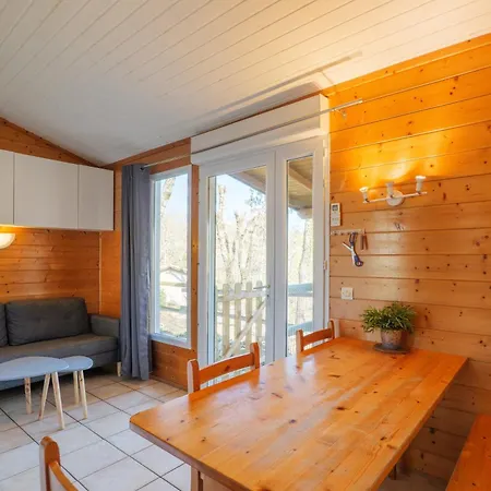 Les De 1 Avec Piscine Landhaus Chauzon