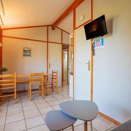 Landhaus Les De 1 Avec Piscine Chauzon